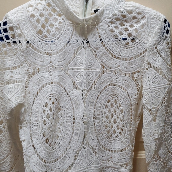 Dresses - Picture 2 of 5